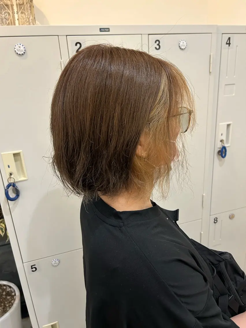 ショート カラー ミストバング ベージュカラー ブラウンカラー  フェイスフレーミング anjii リンのヘアスタイル