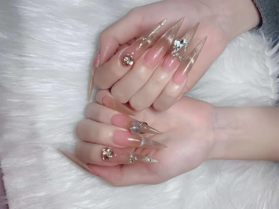ネイル アートネイル オーロラネイル クリアネイル 長さ出し フレンチネイル ハンドネイル Rin Nail 新大久保店のネイルデザイン