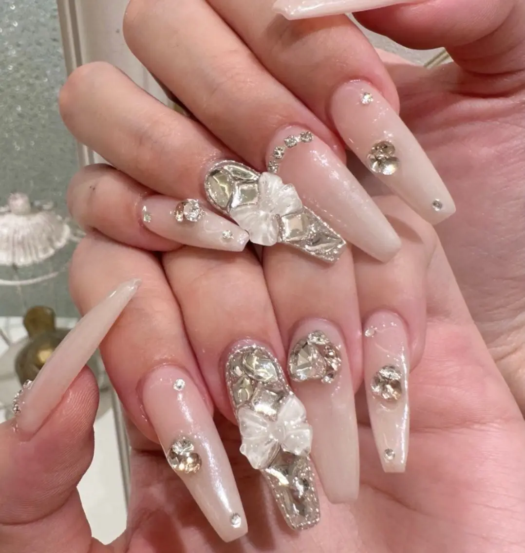 ネイル アートネイル フレンチネイル ジェルネイル キラキラネイル ニュアンスネイル ハンドネイル Ryu Nail NekoChanのネイルデザイン