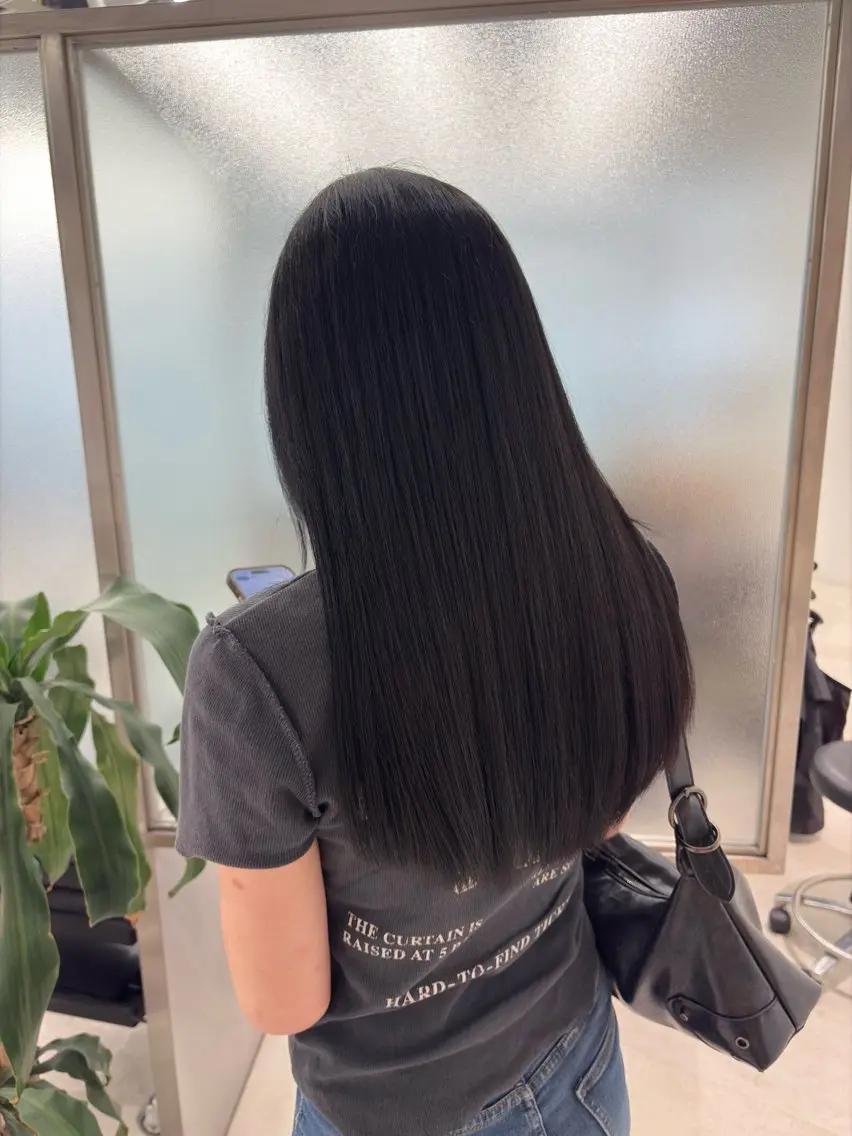 セミロング カラー 黒髪 女性艶髪マンツーマン YUKIのヘアスタイル