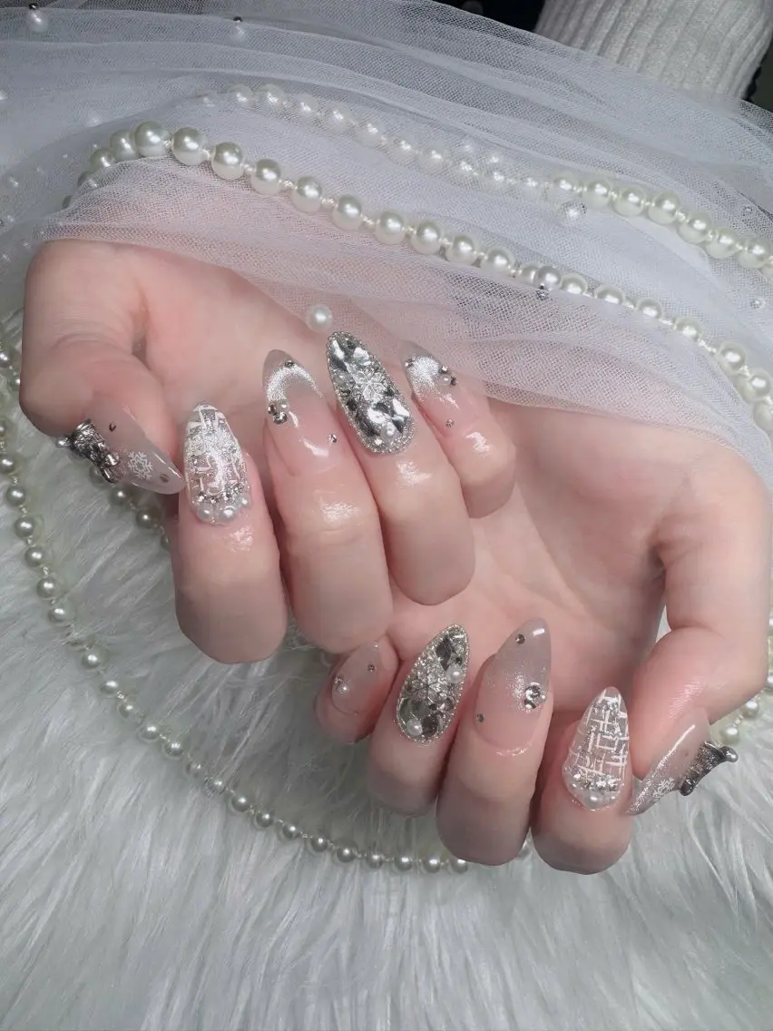 ネイル フレンチネイル ジェルネイル ガラスフレンチ ハロウィン ハート ハンドネイル H.baby Nail Salonのネイルデザイン