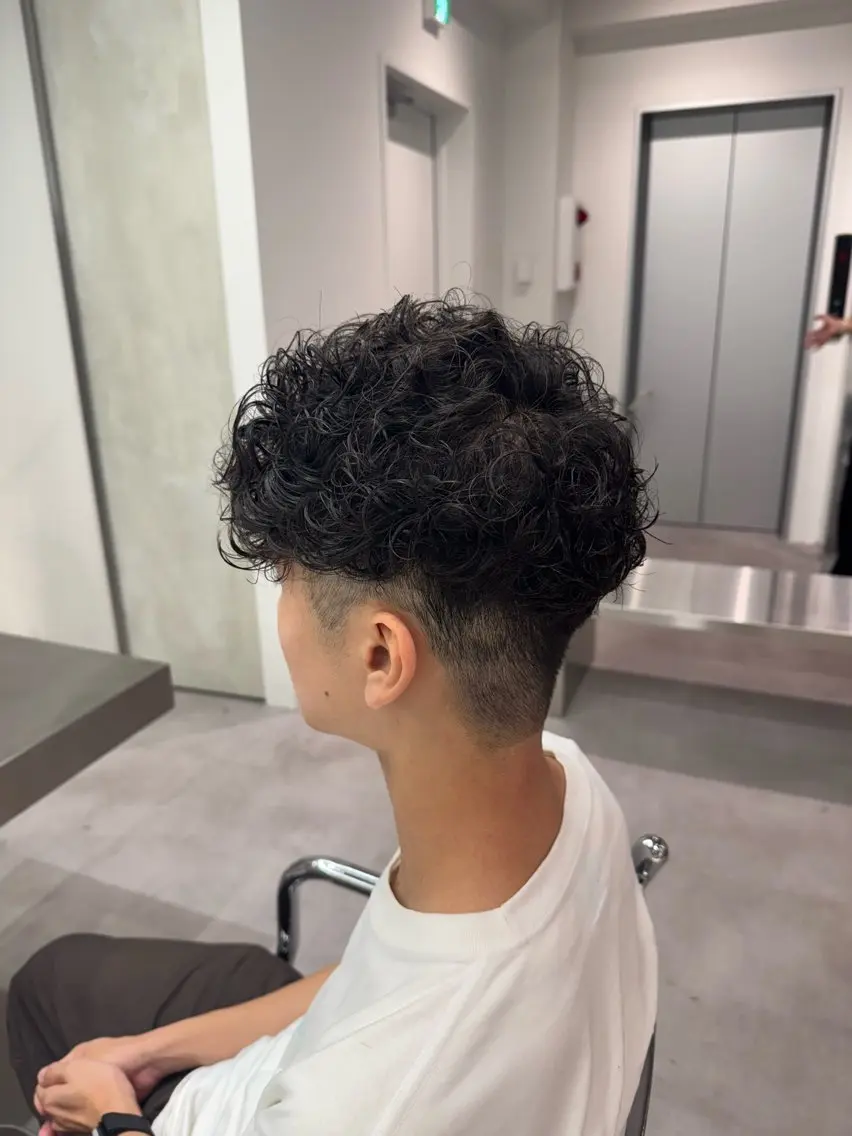 パーマ メンズ スペインカール ブリーチ/パーマ特化 片平和寿のヘアスタイル