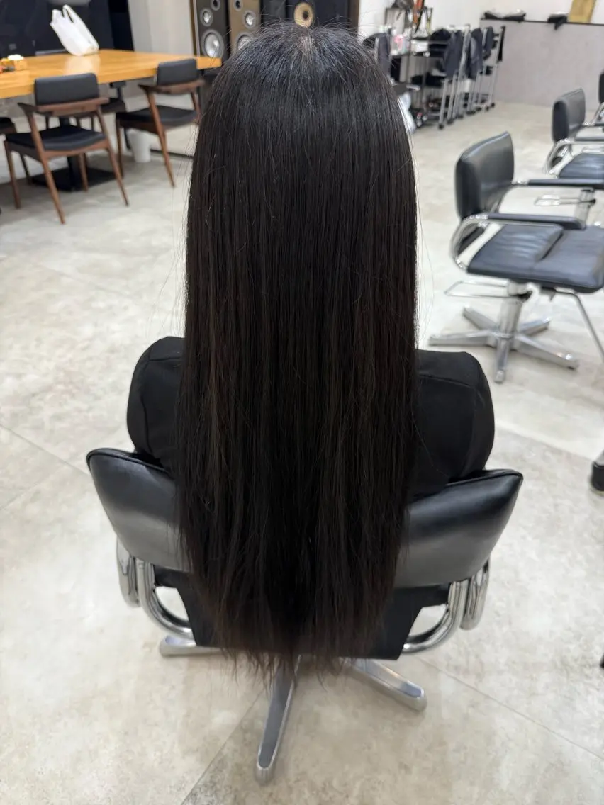 カラー MAHIRO 美髪ハイトーンのヘアスタイル