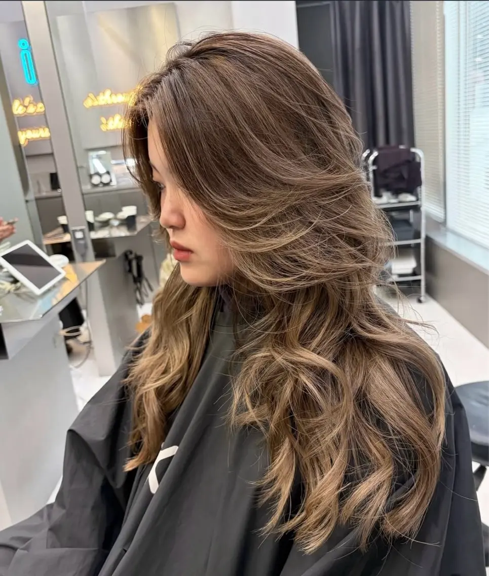 ロング レイヤーカット トリートメント ヘアカラー Kotomi 🇺🇸💋のヘアスタイル