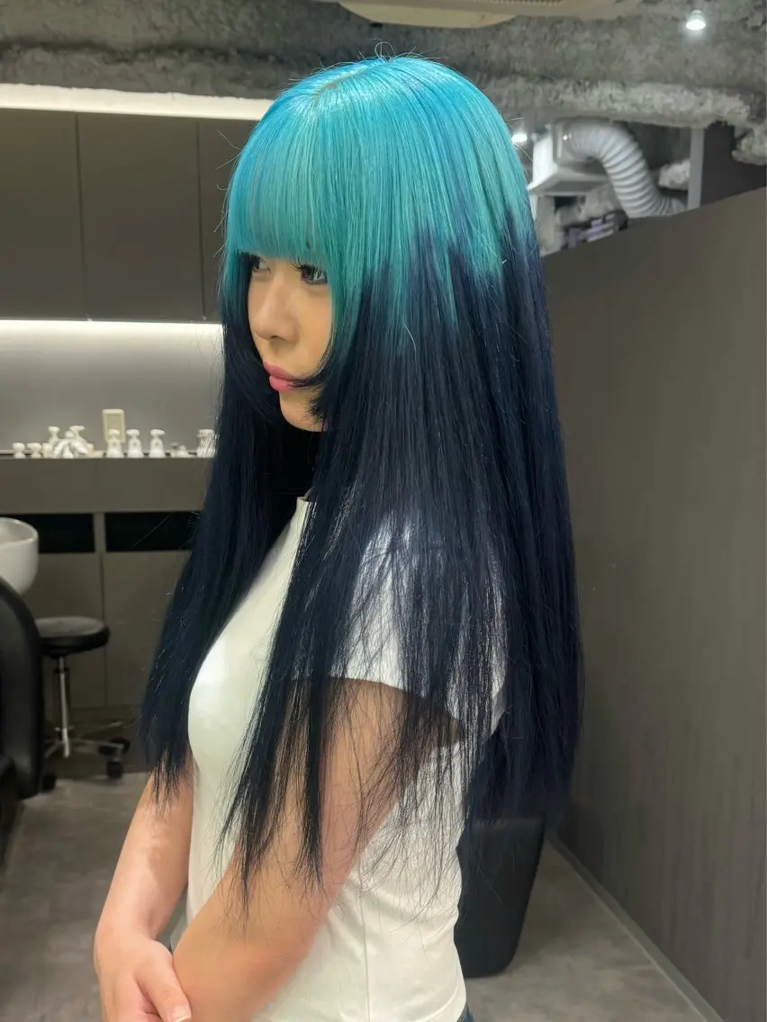 ロング カラー ブルーカラー デザインカラー ハイトーンカラー ネイビーカラー ヘアカラー ハイトーン/名古屋 Hinakiのヘアスタイル