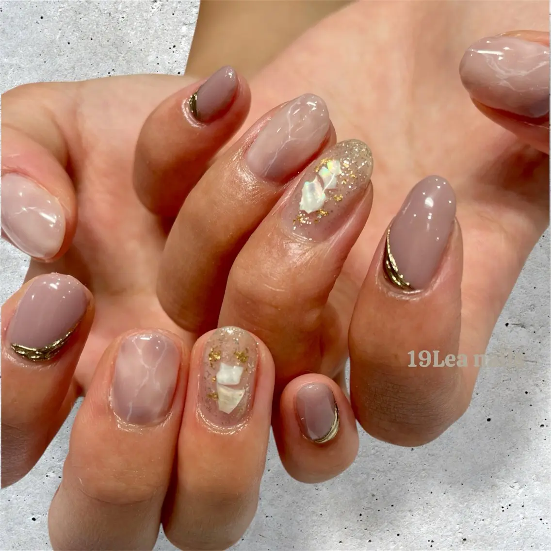 ネイル アートネイル ゴールド ミラーネイル 持ち込み ニュアンスネイル ハンドネイル 19Lea nailsのネイルデザイン