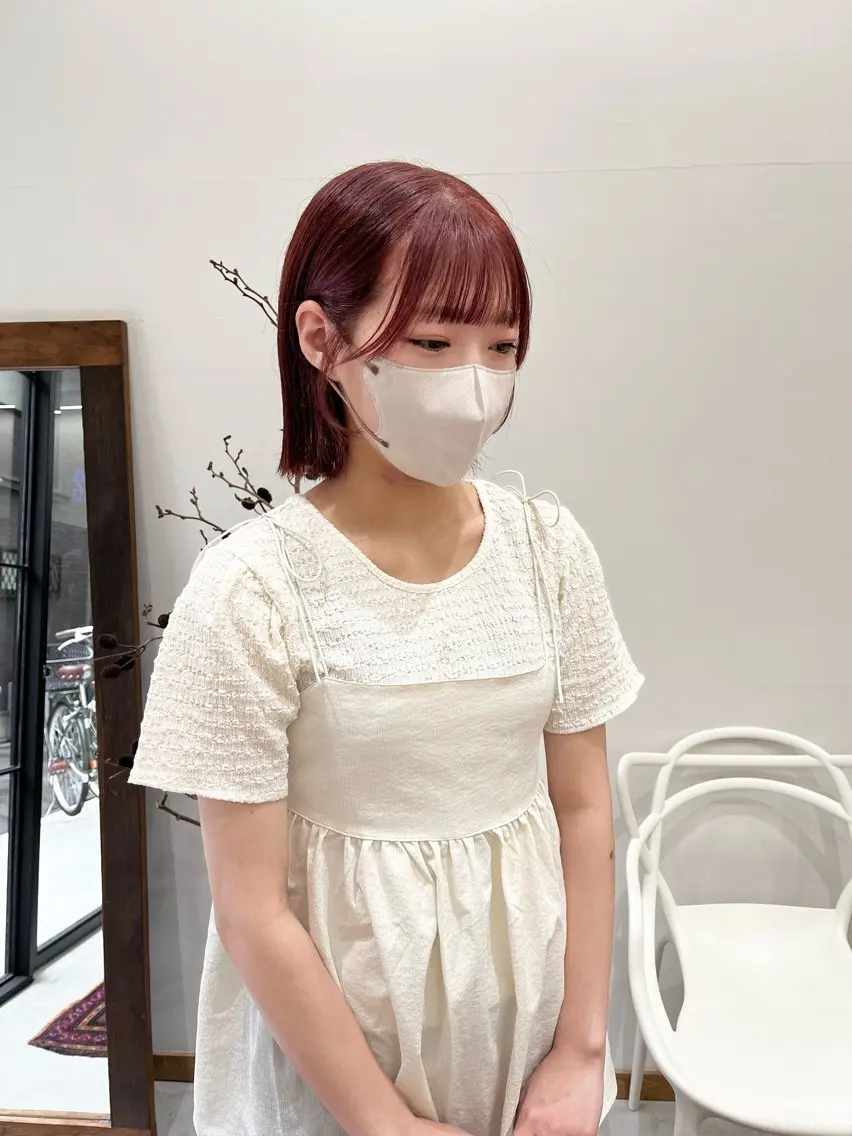 ショート カラー ヘアアレンジ ブリーチ カシス ダブルカラー ブリーチなしカラー レッドカラー カット ヘアカラー トリートメント ena/ブリーチなし 透明感・レイヤー🎀のヘアスタイル