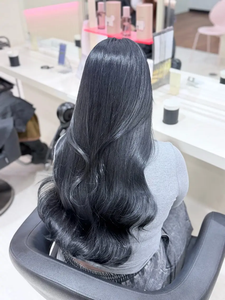 ロング カラー ヘアアレンジ ヘアカラー 透明感暗髪カラー🦦 おとは🫧のヘアスタイル
