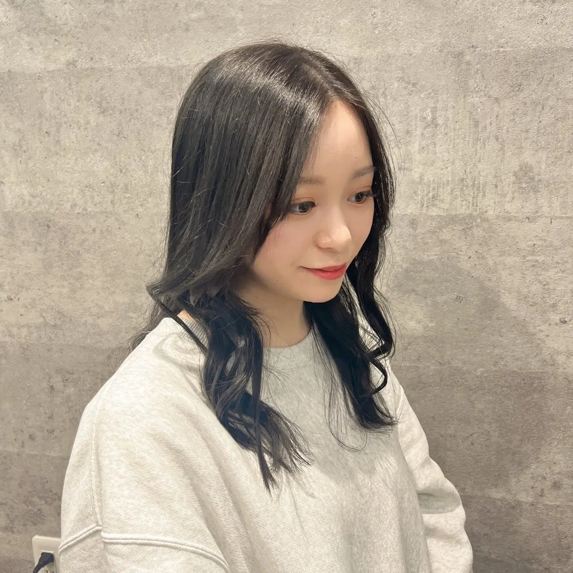 ロング カラー ブリーチ 透明感カラー グレージュ ブリーチなしカラー 椙山 沙南子のヘアスタイル