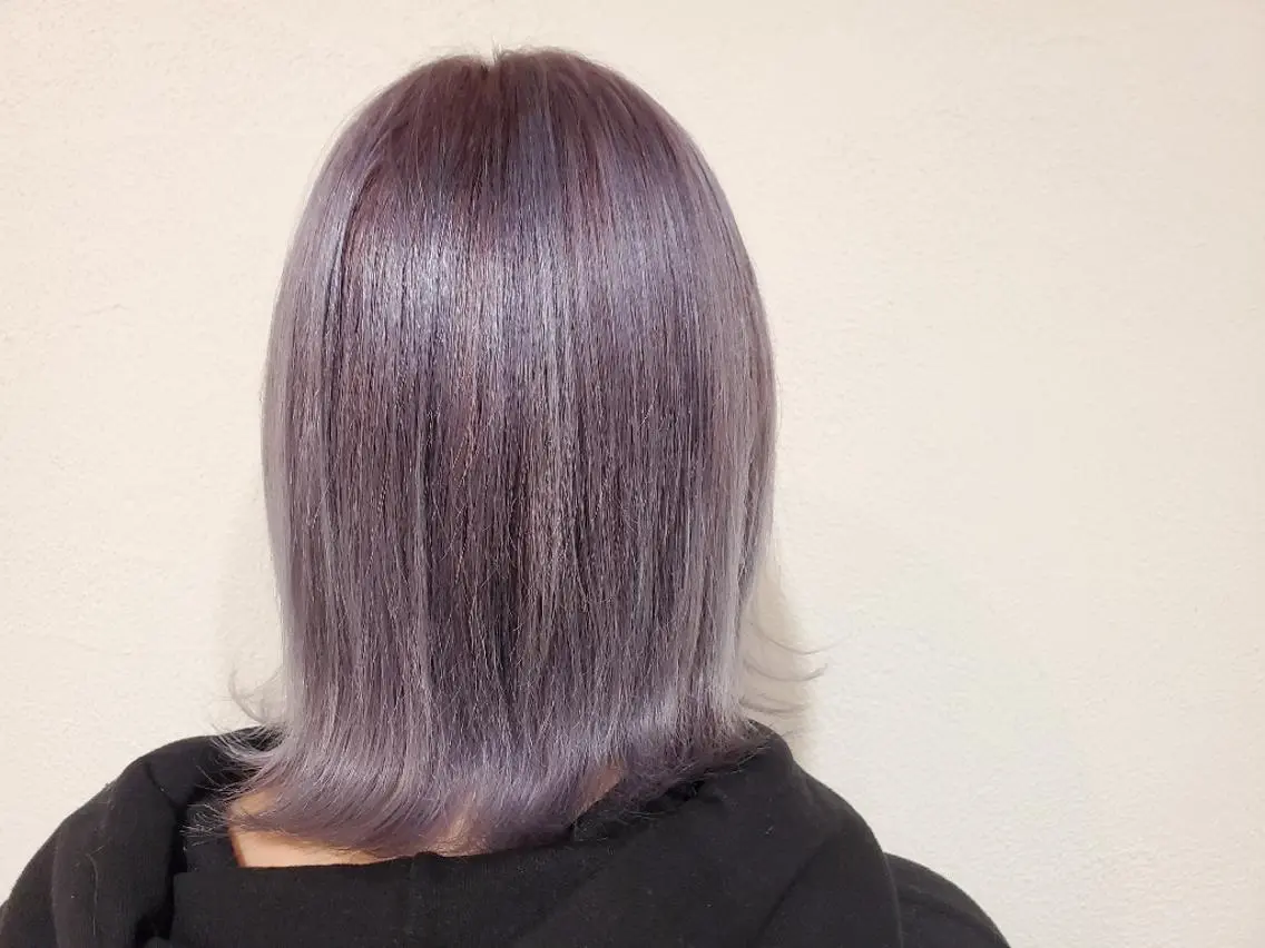 セミロング カラー ブリーチ 透明感カラー ラベンダーカラー ヘアカラー パ ルのヘアスタイル