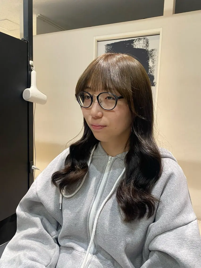 顔周りカット🩶/前髪、サイドバングカット/巻き仕上げ🆗の写真