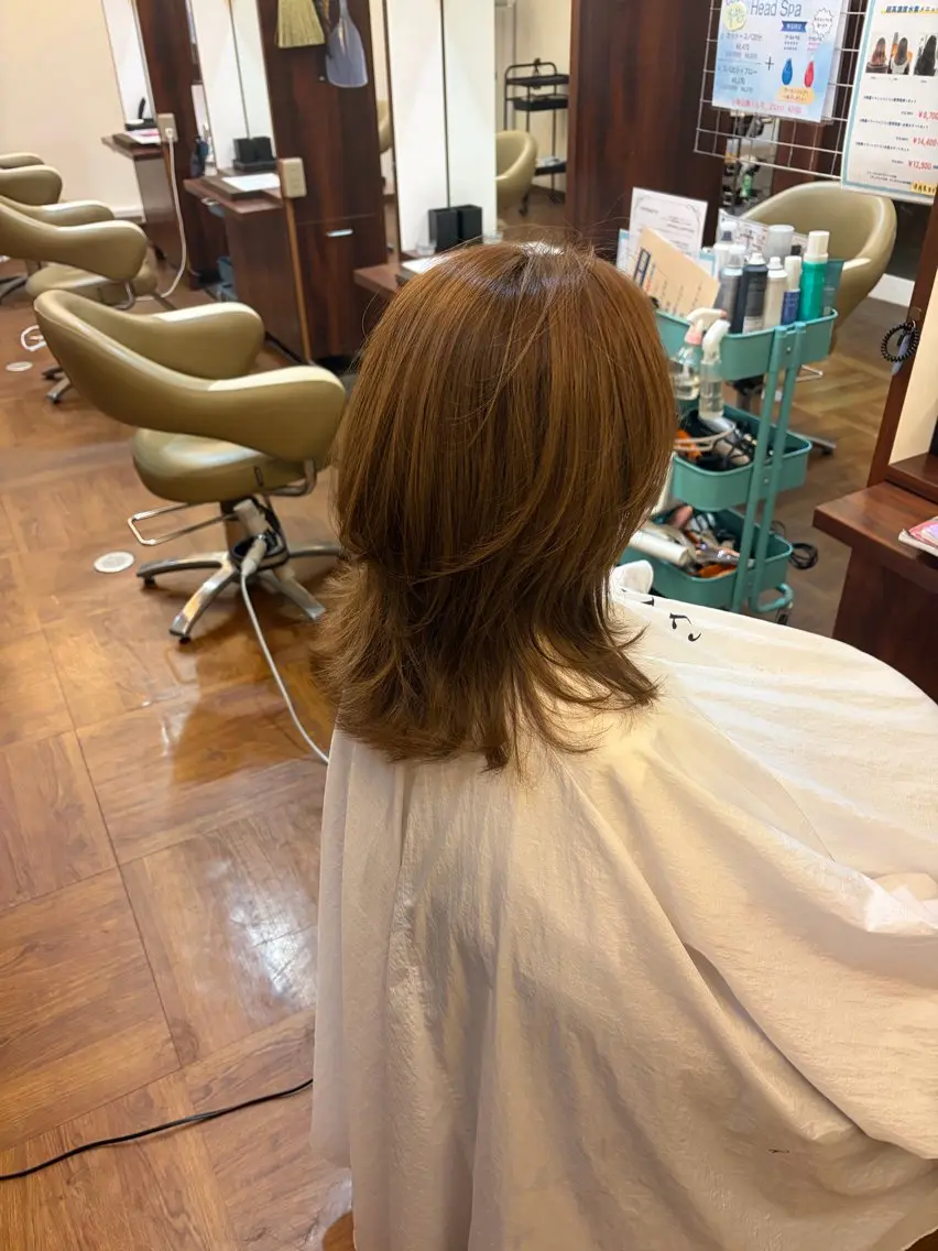 ミディアム くびれヘア レイヤーカット 加茂 響のヘアスタイル