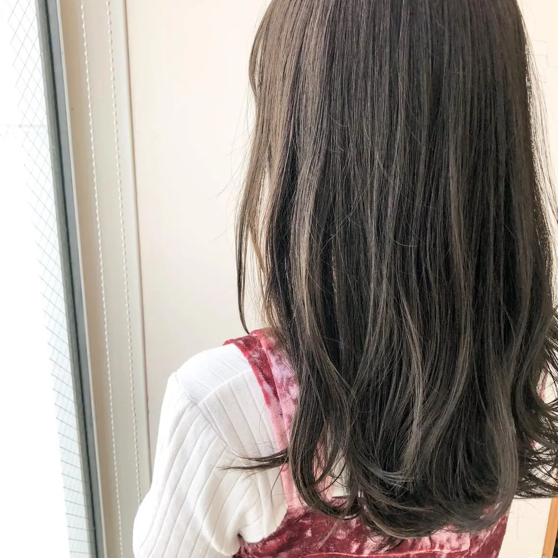 ミディアム カラー ネイル グレージュ 中山 天地のヘアスタイル
