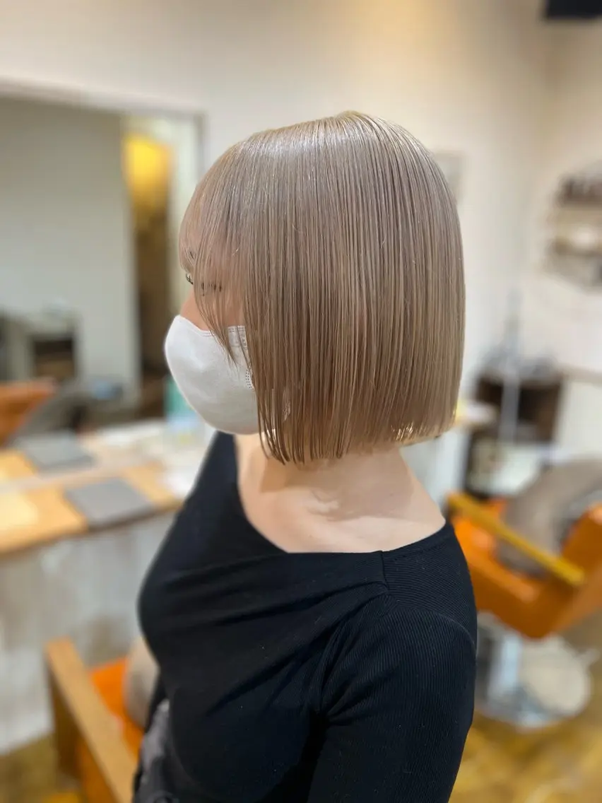 ショート カラー ブリーチ ブロンド ホワイトブロンド 勢力 星南のヘアスタイル