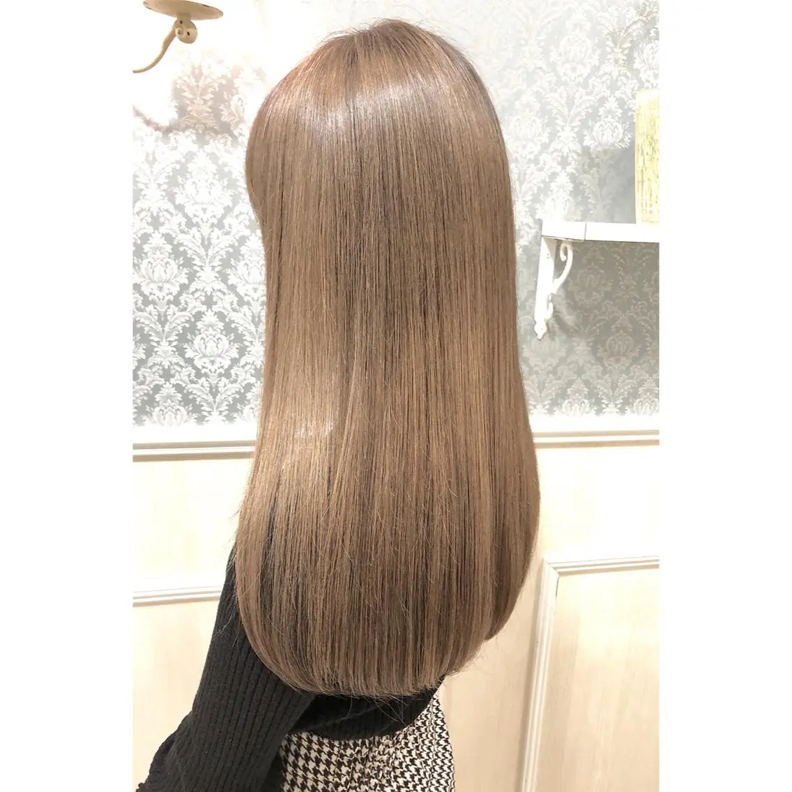【全体ケアブリーチ】カット＋ダブルカラー＋トリートメントの写真