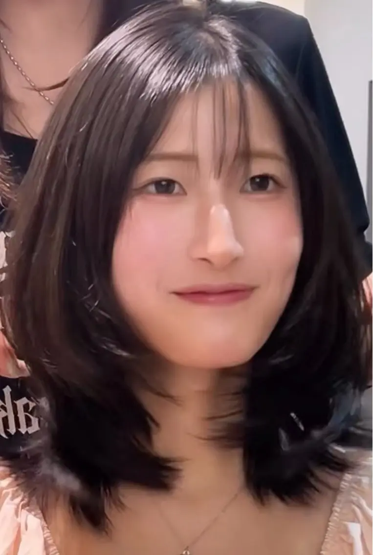 ミディアム 真下 瑞歩のヘアスタイル