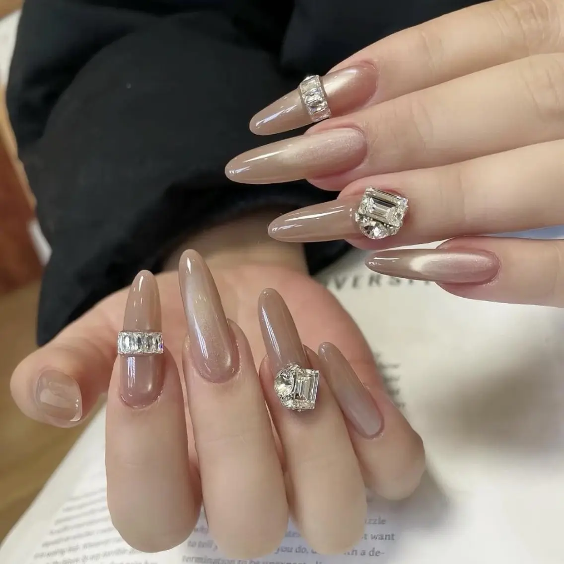 ネイル オーロラネイル チークネイル 長さ出し フットネイル フレンチネイル Kana🌻マツエク &Nailサロン💛のネイルデザイン