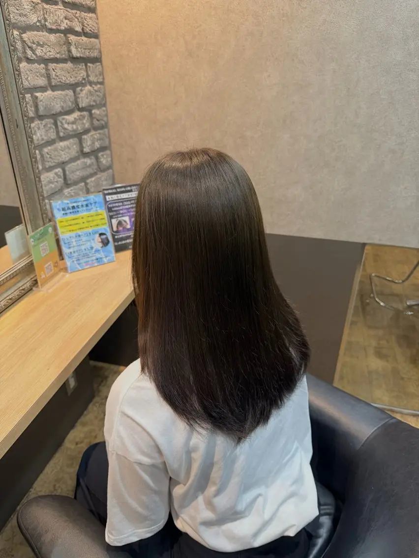 セミロング カラー ヘアカラー 畑内 花凛のヘアスタイル