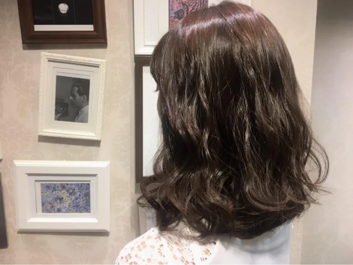 ミディアム カラー パーマ アッシュ バイオレットカラー トリートメント 【mokuオーナー】 ちはるのヘアスタイル