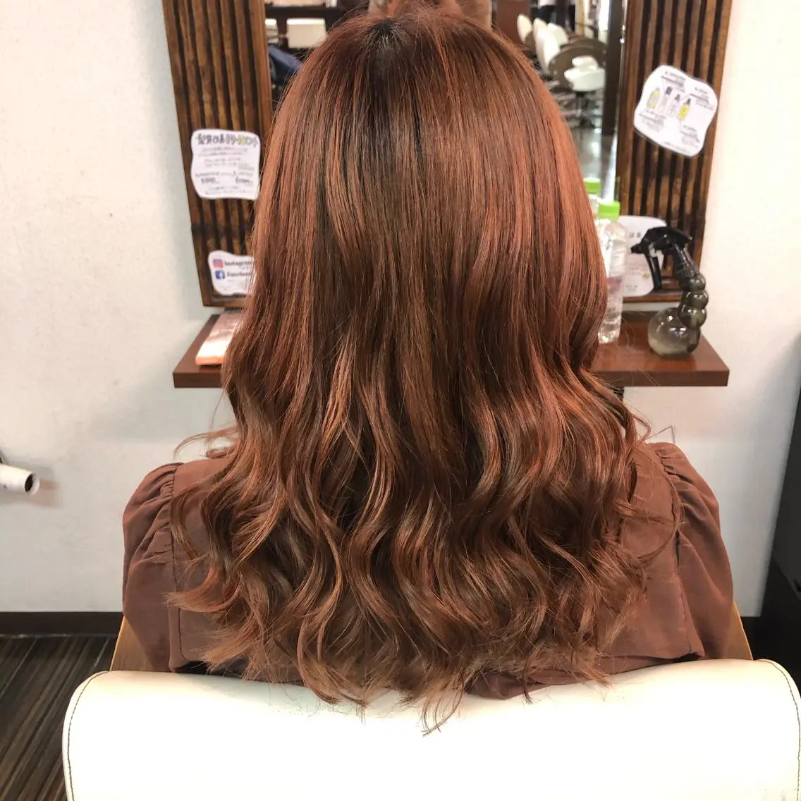 ミディアム カラー 山崎 絵莉香のヘアスタイル