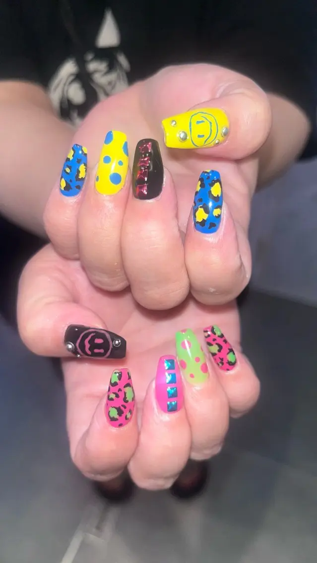 ネイル ニュアンスネイル ハンドネイル BANSA ˖ ࣪⊹ 大阪 個性派 派手のネイルデザイン