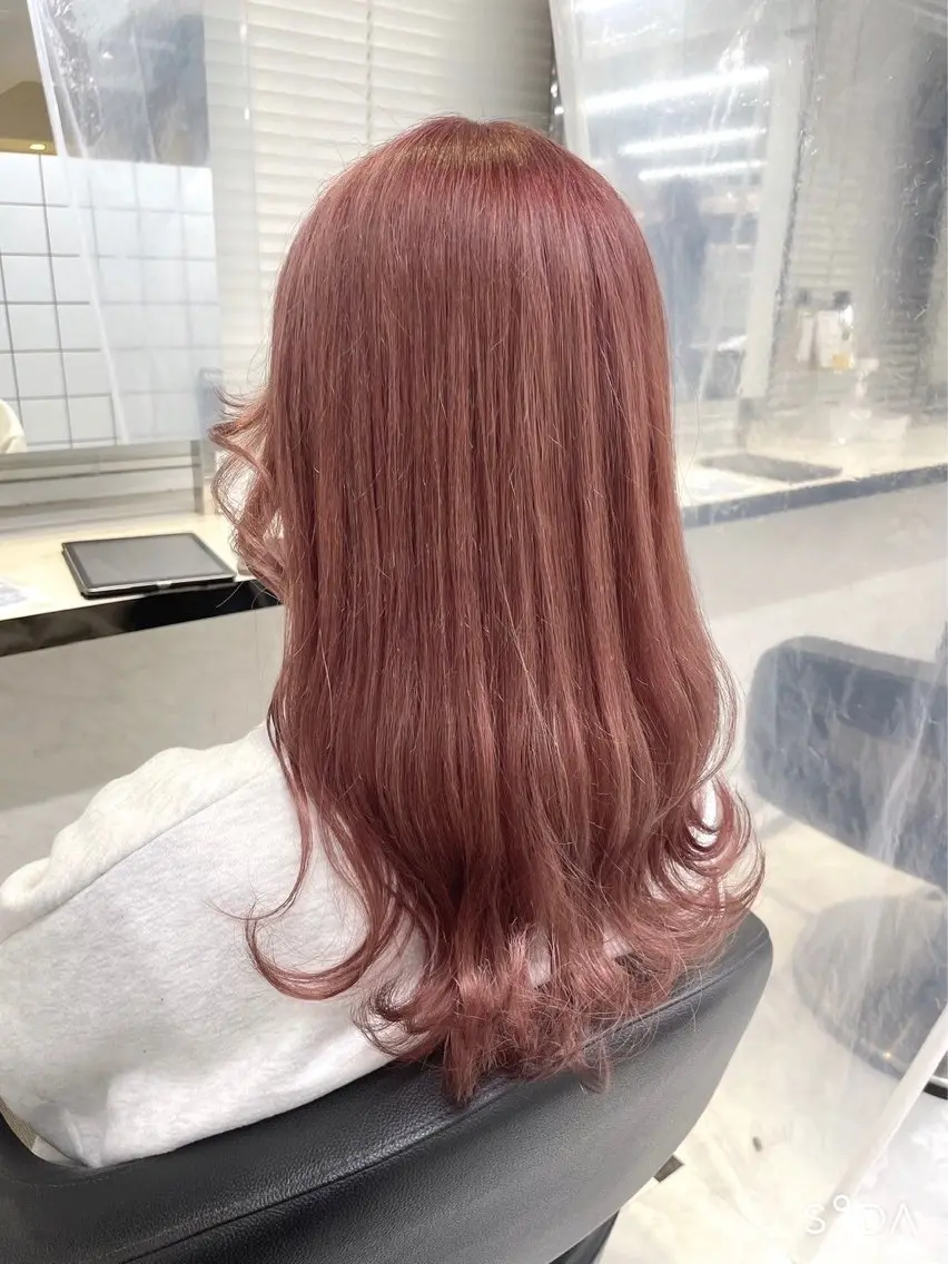 ロング カラー ヘアアレンジ ブリーチ ブリーチなしカラー 髪質改善 🫧モテる💗ダメー ジレスハイトーン🫧のヘアスタイル