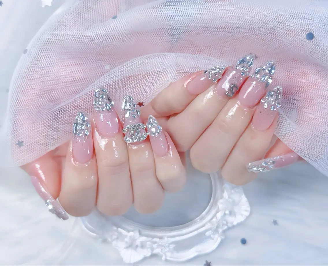 ネイル チークネイル 長さ出し フレンチネイル ジェルネイル グラデーション ハンドネイル THANHTHANH NAILのネイルデザイン