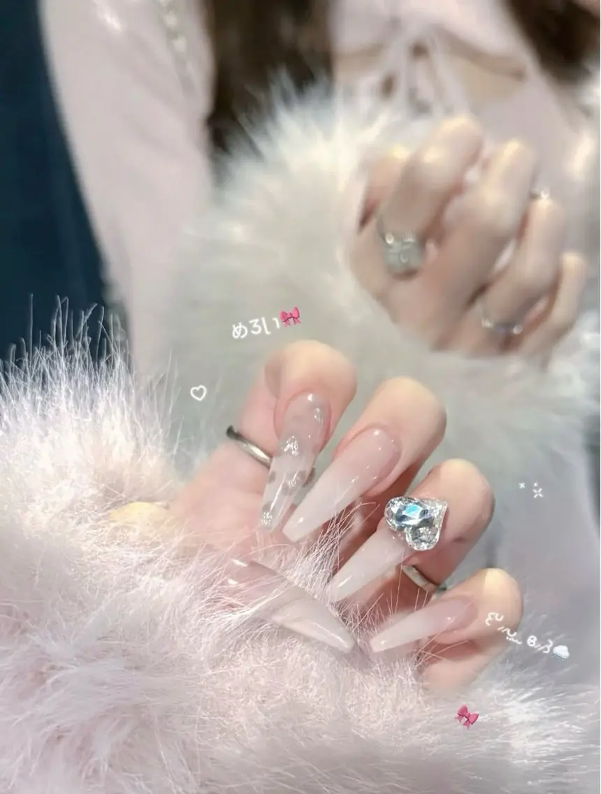 ネイル 長さ出し キラキラネイル 韓国ネイル ロングネイル ワンホンネイル ハンドネイル Josie nail salonのネイルデザイン