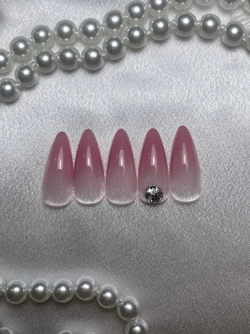 ネイル ガーリー シンプルネイル ワンホンネイル ハンドネイル Swan Nailのネイルデザイン