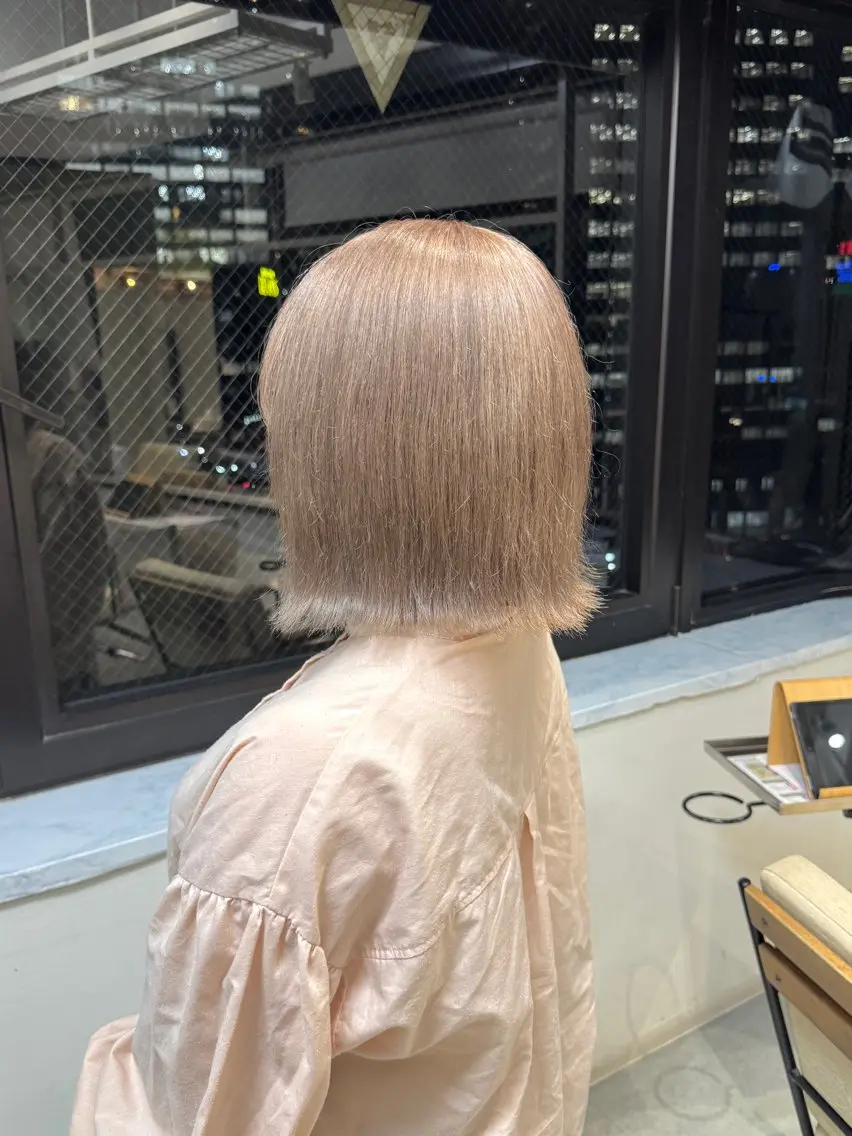 ショート カラー ベージュカラー ミルクティーベージュ ヘアカラー fuka/梅田/ ミルクティーベージュのヘアスタイル