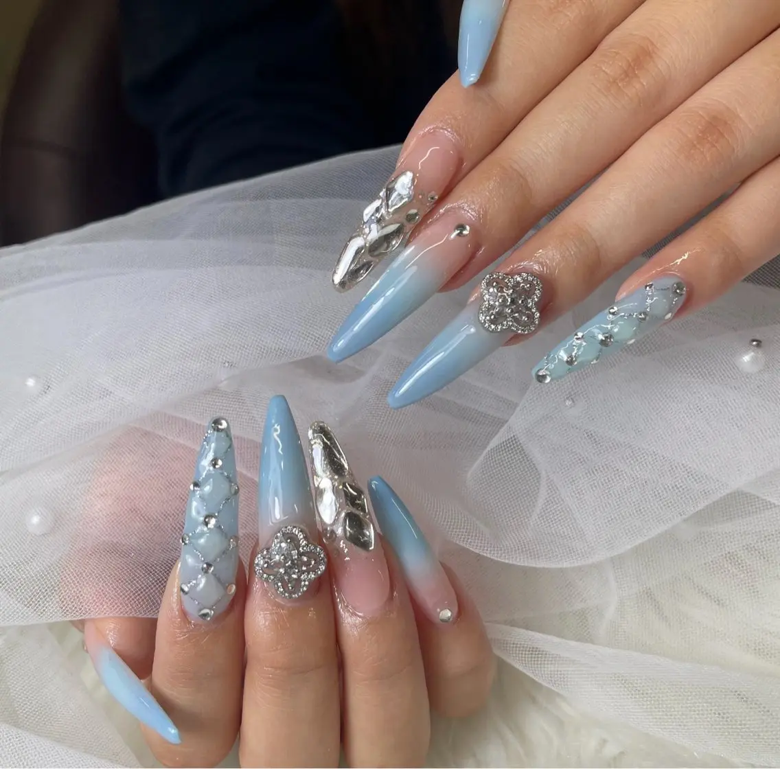 ネイル ハンドネイル NiJi Nailsのネイルデザイン