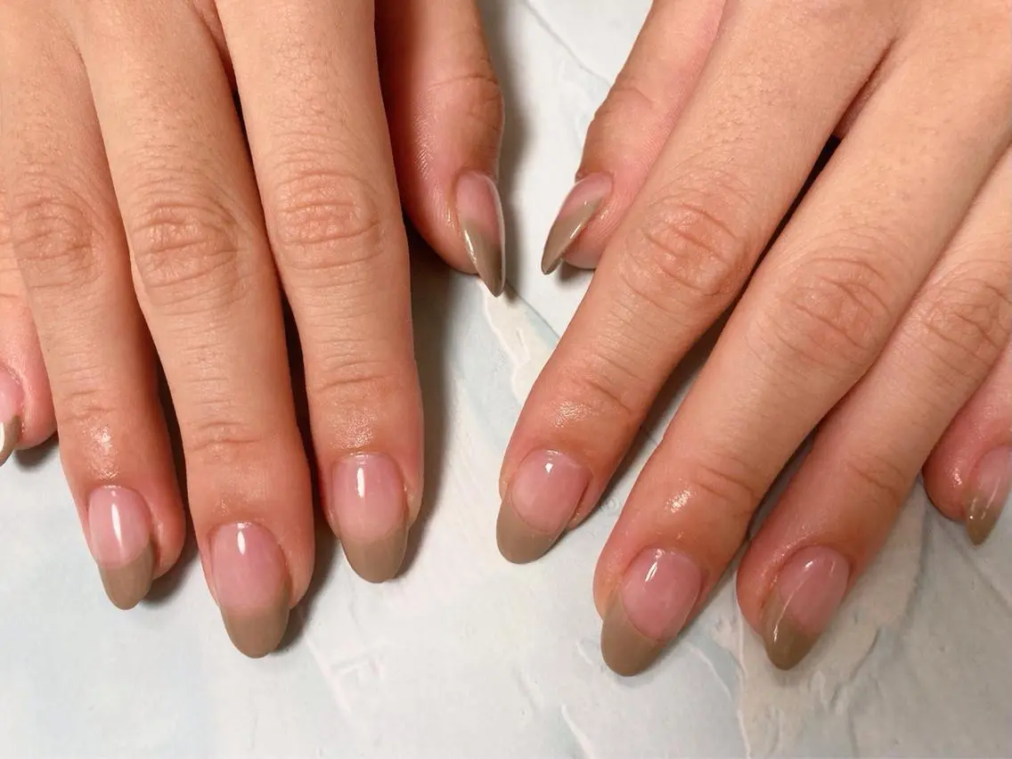 ネイル フレンチネイル mogunail &blowのネイルデザイン