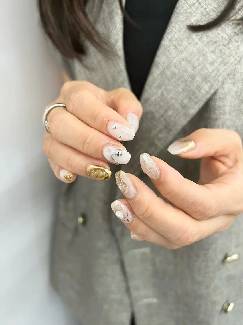 ネイル アートネイル オーロラネイル クリアネイル ジェルネイル ゴールド ハンドネイル ハンドケア Bana_ Nailのネイルデザイン