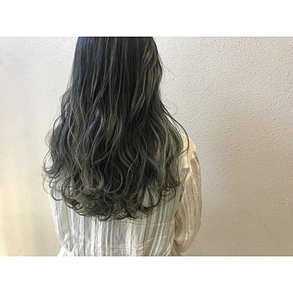 ロング カラー アディクシーカラー グラデーションカラー ハイライトカラー ハイライト カット ヘアカラー トリートメント 荒木 拓也のヘアスタイル