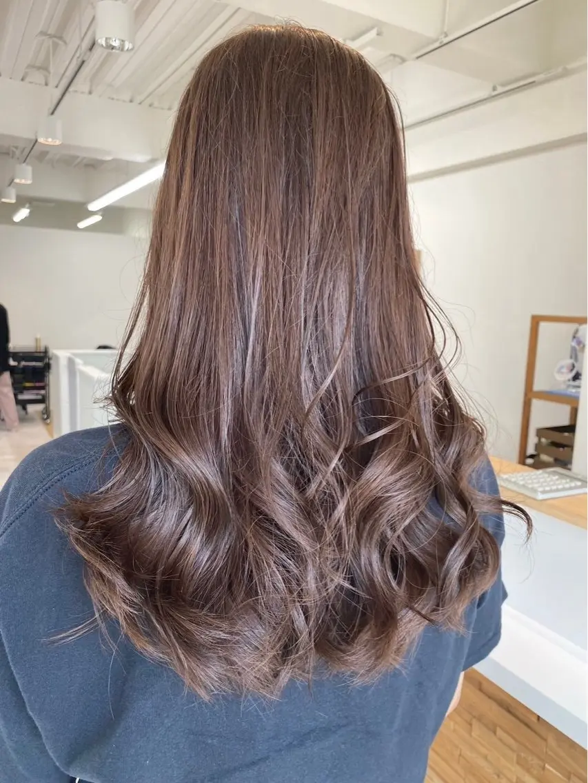 ロング 白澤 流輝のヘアスタイル