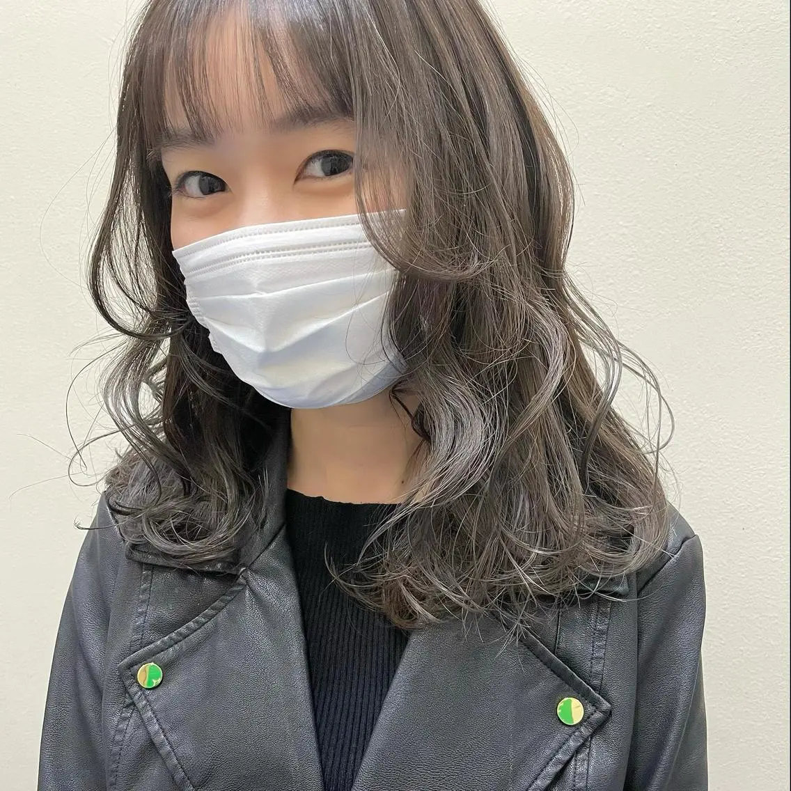 ミディアム ayaka 縮毛矯正レイヤーのヘアスタイル