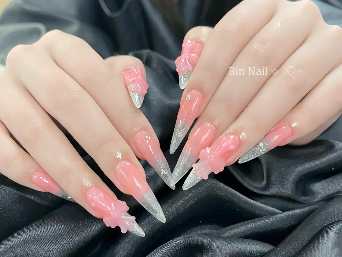 ネイル ボルドー フレンチネイル グラデーション キラキラネイル 韓国ネイル ハンドネイル Rin Nail Shinokuboのネイルデザイン