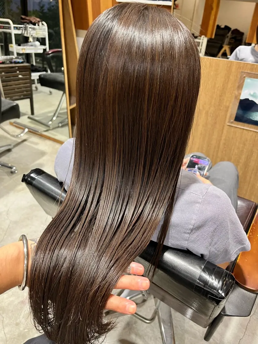 カット+髪質改善トリートメント　Cut+hydrogen treatmentの写真