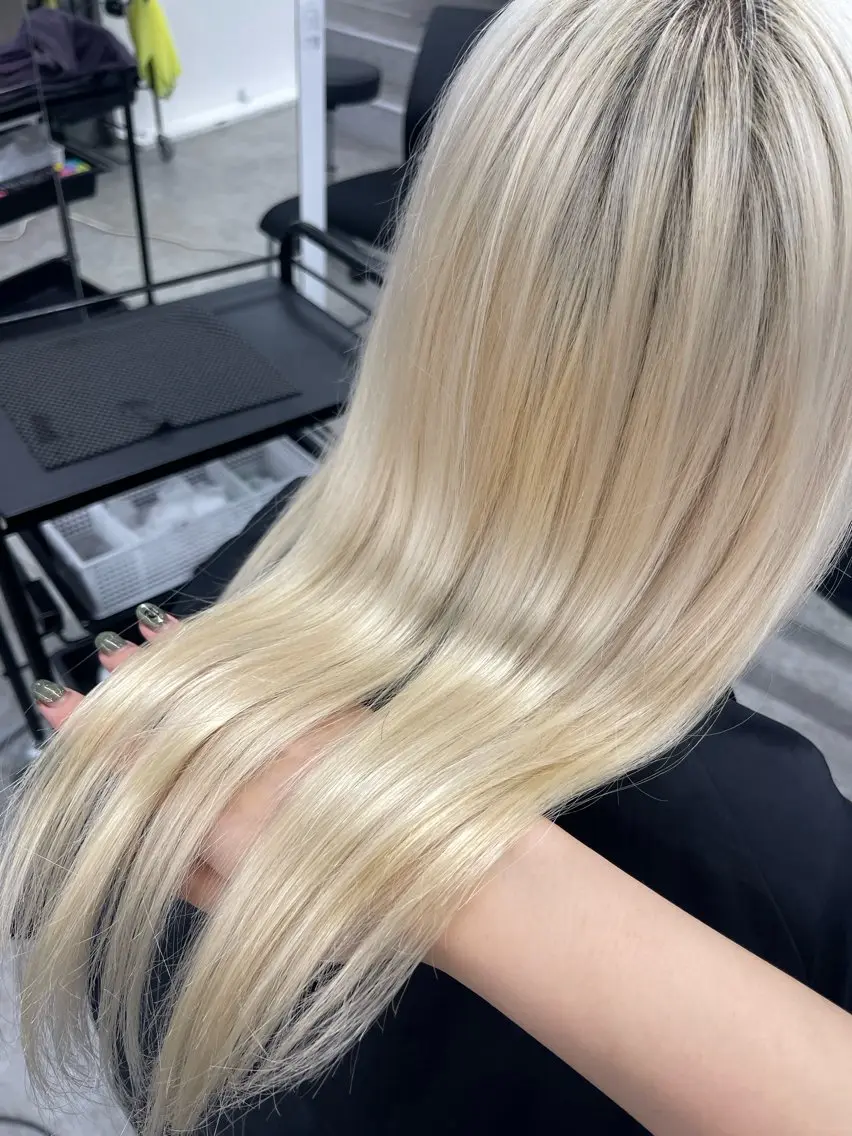セミロング カラー 色落ち綺麗🩰ハイ トーン🎀RINKAのヘアスタイル
