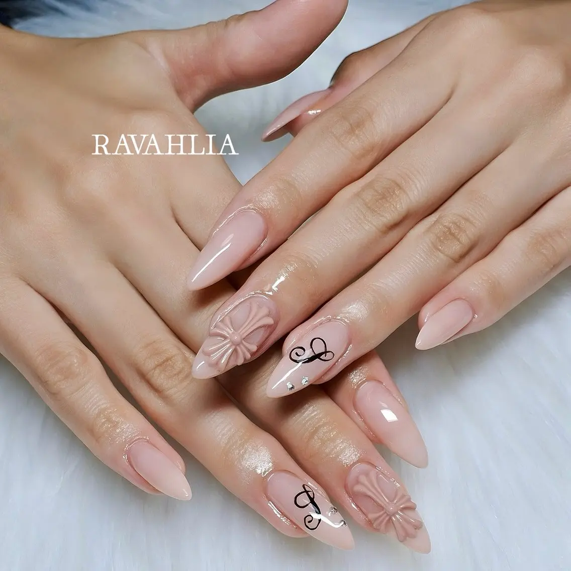 ネイル ハンドネイル nail room RAVAHLIAのネイルデザイン
