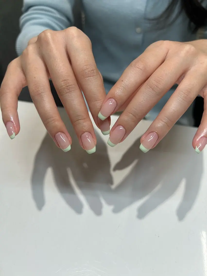 10/31まで❗️Jrネイリストクーポン🖐️ハンド　ジェル【フレンチ】（オフ込み）の写真