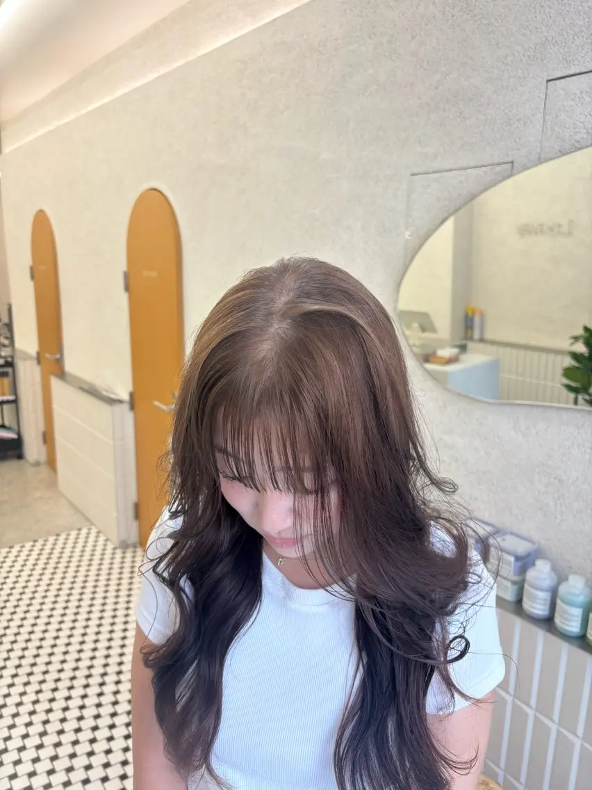 カラー ベージュカラー 透明感カラー ヘアカラー トリートメント 🧸柔らかベージュ/ 顔周りレイヤー/ミクのヘアスタイル