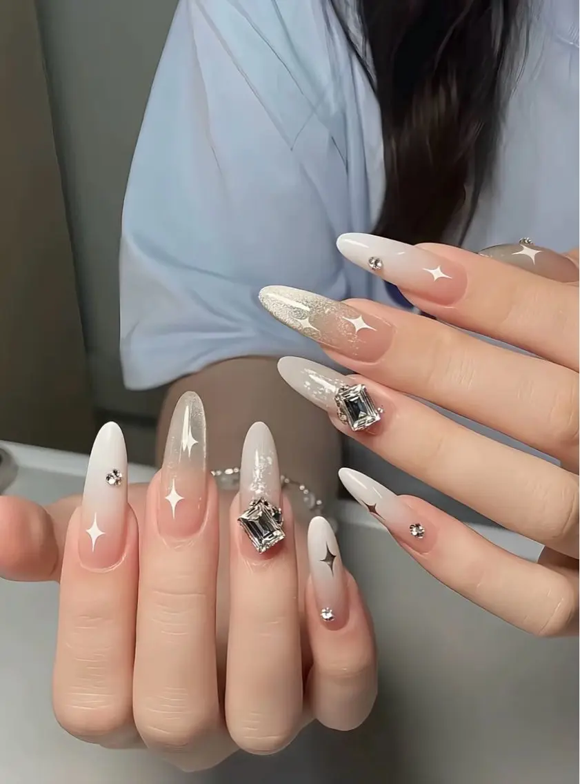 ネイル 長さ出し フレンチネイル ジェルネイル ガラスフレンチ 韓国ネイル Minette nailHuongのネイルデザイン