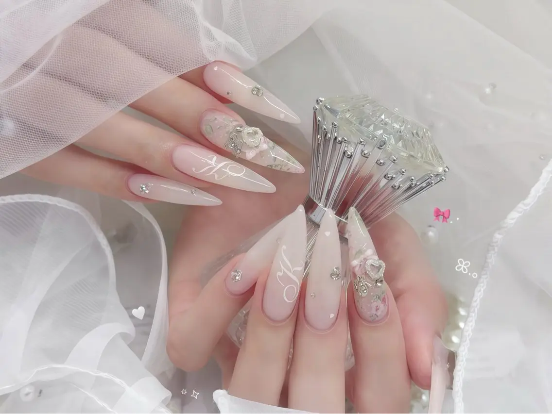 ネイル オーロラネイル チークネイル フットネイル フレンチネイル ジェルネイル ハンドネイル ハンドケア NEW NAIL💞 yuki🔥のネイルデザイン