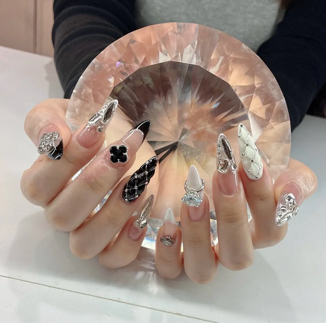 ネイル LoaChaton kaeのネイルデザイン