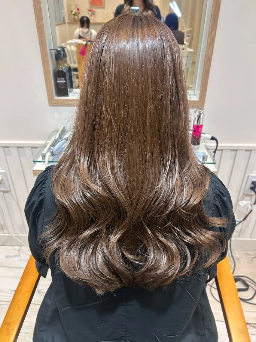 ロング カラー ブラウンカラー レッドカラー レッドブラウン レイヤーカット カット ヘアカラー トリートメント 大川 夏実のヘアスタイル