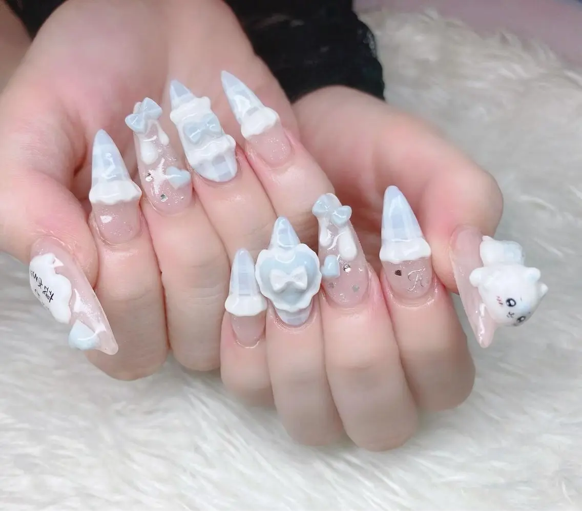 ネイル ジェルネイル グラデーション キラキラネイル 韓国ネイル ラメ(グリッター) ハンドネイル kana nailのネイルデザイン