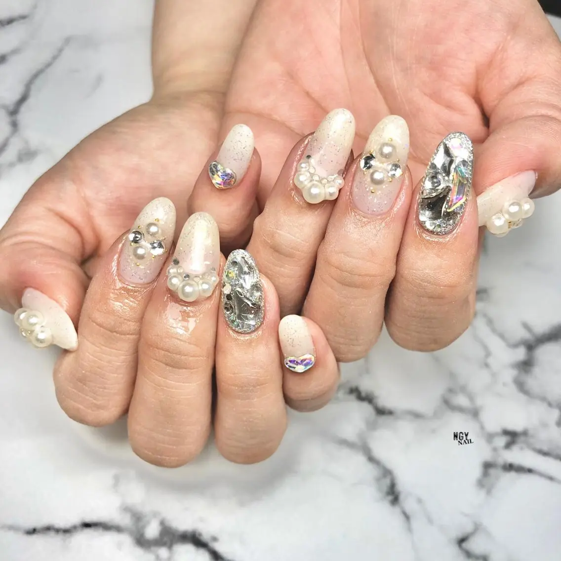 ネイル ジェルネイル ガーリー ハート ラメ(グリッター) ワンカラーネイル ハンドネイル NAIL NOWのネイルデザイン