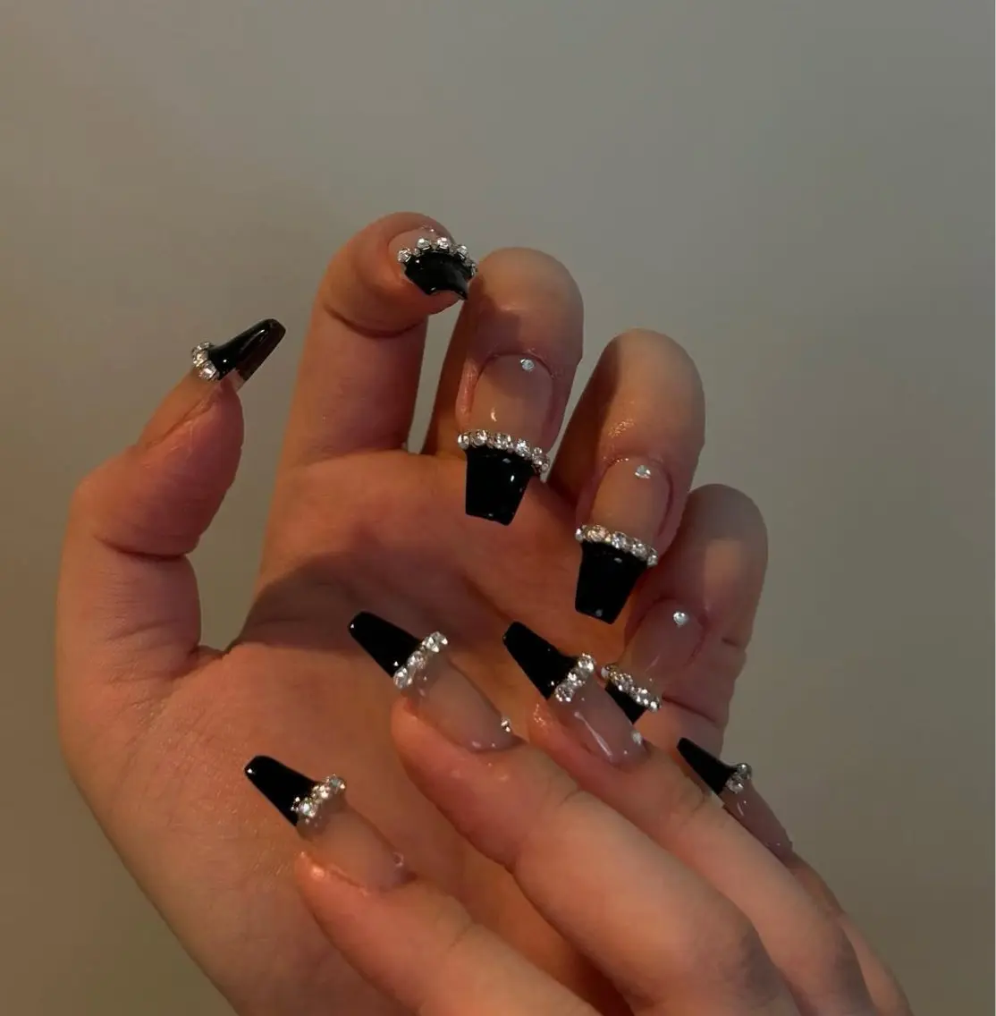 ネイル アートネイル スカルプネイル ストーンネイル ネイルチップ NiJi Nailsのネイルデザイン