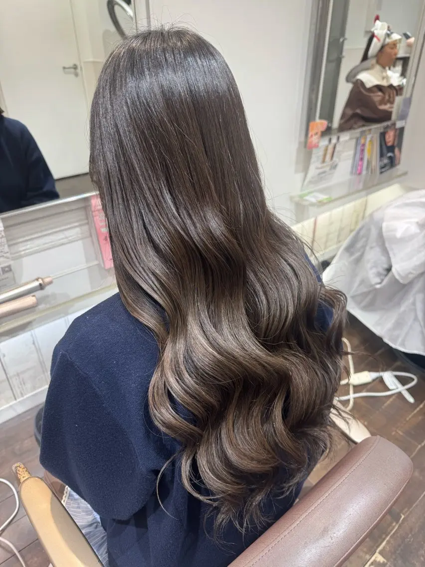 ロング カット パーマ トリートメント 大人可愛い♡コテ巻き パーマ🌼杉田 萌恵のヘアスタイル
